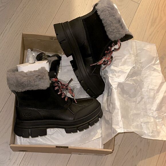 UGG Women's Ashton Addie Cold Weather Booties - Picture 8 of 13